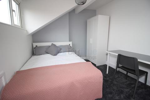 2 bedroom terraced house to rent, 22 Kelsall Avenue, Hyde Park, Leeds LS6