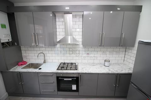 2 bedroom terraced house to rent, 22 Kelsall Avenue, Hyde Park, Leeds LS6
