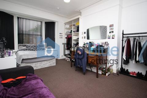undefined, 9 Ash Grove, Hyde Park, Leeds LS6