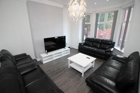 6 bedroom terraced house to rent, 10 Chestnut Avenue, Hyde Park, Leeds LS6