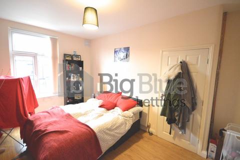 2 bedroom terraced house to rent, 14 Royal Park Avenue, Hyde Park, Leeds LS6
