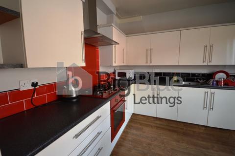 8 bedroom terraced house to rent, 44 Manor Drive, Hyde Park, Leeds LS6