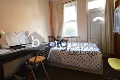 8 bedroom property to rent, 27 Manor Terrace, Hyde Park, Leeds LS6