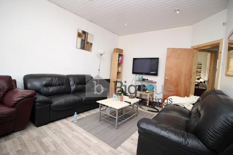 7 bedroom terraced house to rent, 47 Richmond Avenue, Hyde Park, Leeds LS6