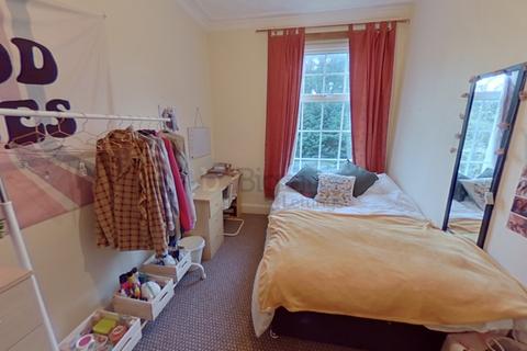 9 bedroom terraced house to rent, 34 Cliff Road, Hyde Park, Leeds LS6