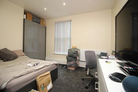 8 bedroom terraced house to rent, 58 Cardigan Road, Headingley, Leeds LS6