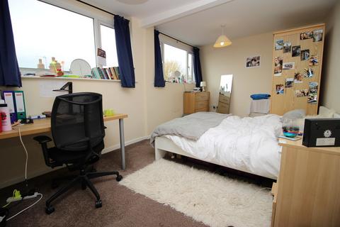 5 bedroom terraced house to rent, Burly Lodge Road, Hyde Park, Leeds LS6