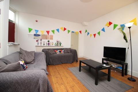 5 bedroom terraced house to rent, Burley Lodge Road, Hyde Park, Leeds LS6
