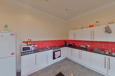 8 bedroom terraced house to rent, 68 Cardigan Road, Headingley, Leeds LS6