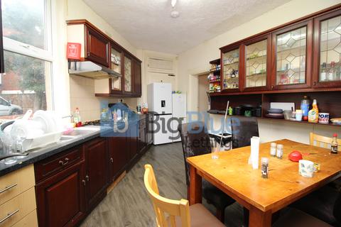 undefined, Hyde Park Terrace, Leeds LS6