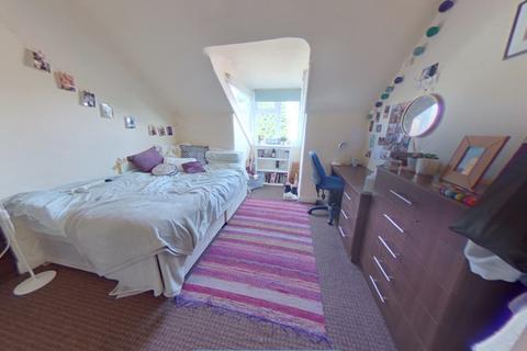 6 bedroom terraced house to rent, 12 Chestnut Avenue, Hyde Park, Leeds LS6