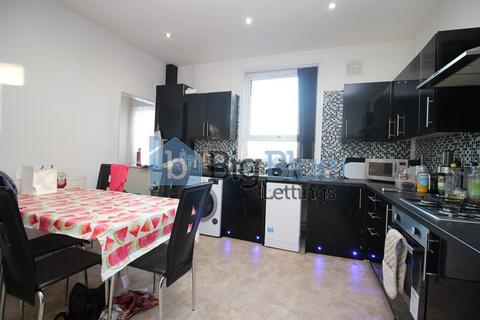 5 bedroom terraced house to rent, Cliff Mount Terrace, Woodhouse, Leeds LS6