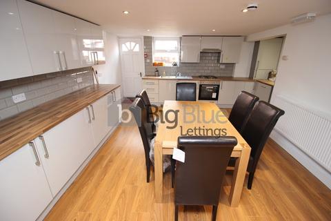 6 bedroom terraced house to rent, 5 The Village Street, Burley, Leeds LS4
