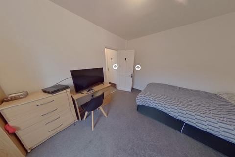 2 bedroom terraced house to rent, 26 Harold View, Hyde Park,, Leeds LS6