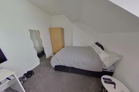 2 bedroom terraced house to rent, 26 Harold View, Hyde Park,, Leeds LS6