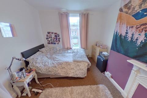 3 bedroom terraced house to rent, 10 Pearson Terrace, Hyde Park, Leeds LS6