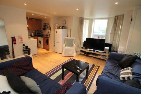 2 bedroom flat to rent, Flat 1, 39 Regent Park Terrace, Hyde Park, Leeds LS6