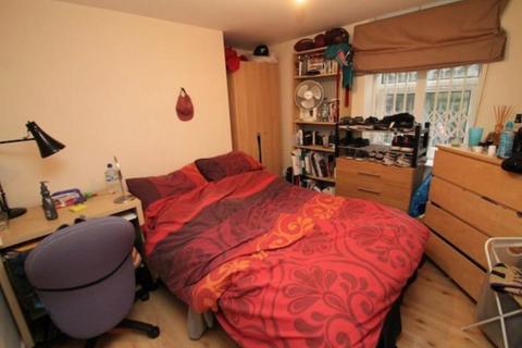 2 bedroom flat to rent, Flat 1, 39 Regent Park Terrace, Hyde Park, Leeds LS6