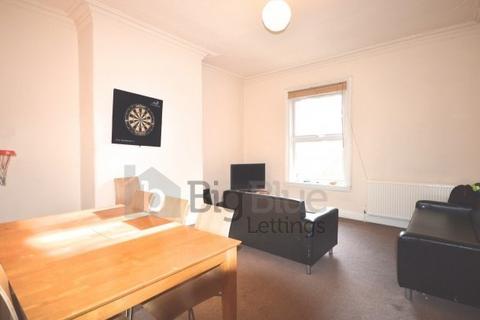 4 bedroom flat to rent, 52a Cardigan Road, Headingley, Leeds LS6