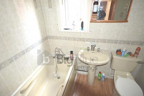 4 bedroom flat to rent, 52a Cardigan Road, Headingley, Leeds LS6