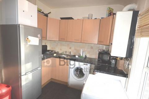 4 bedroom flat to rent, 52a Cardigan Road, Headingley, Leeds LS6