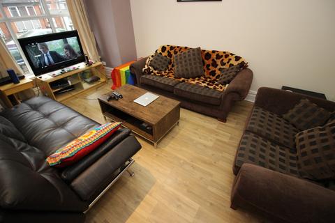 7 bedroom terraced house to rent, 48 Chestnut Avenue, Hyde Park, Leeds LS6