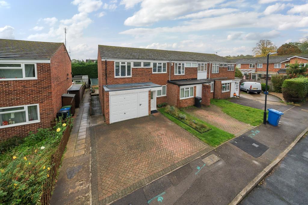 Windsor, Berkshire, SL4 3 bed end of terrace house for sale £500,000