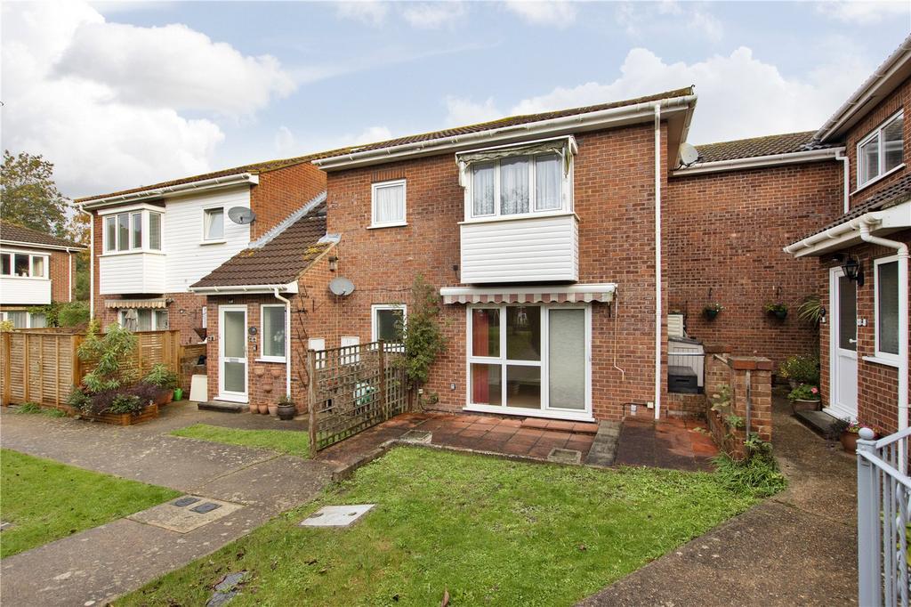 Russell Square, Longfield, Kent, DA3 2 bed apartment for sale £280,000
