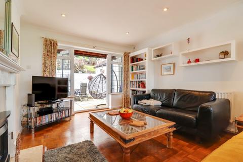 28 High View Road, Guildford, GU2 7RS