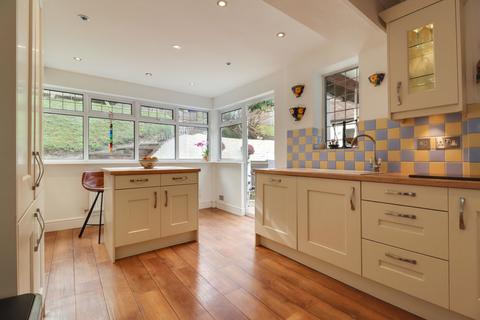 28 High View Road, Guildford, GU2 7RS