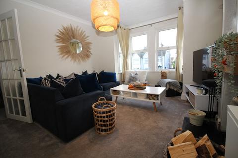 2 bedroom maisonette for sale, West Avenue, Clacton-on-Sea