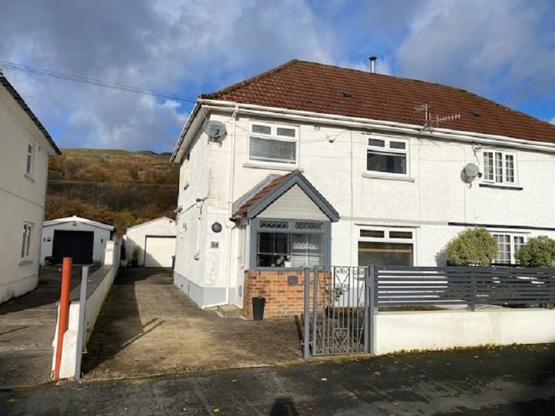 Ynyswen, Penycae, Swansea. 2 bed semidetached house £180,000