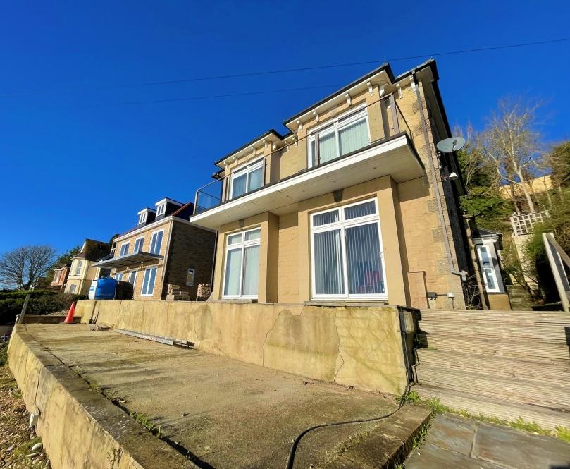 Gills Cliff Road, Ventnor PO38 4 bed detached house for sale £399,950