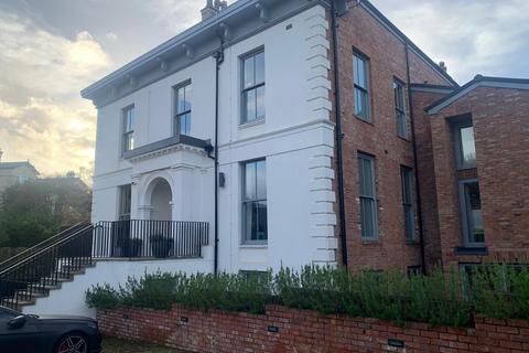 2 bedroom terraced house to rent, Southbank House, 5 Cavendish Road, Altrincham, Cheshire, WA142NJ