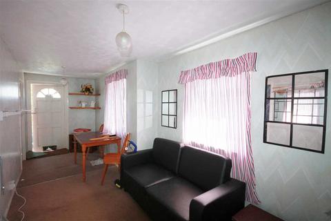 17 Brooklands Gardens, Jaywick, Clacton-on-sea, CO15 2JP