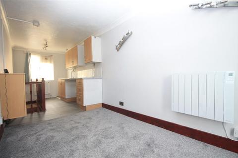 8a Castle Road, Clacton-on-sea, CO15 1JG