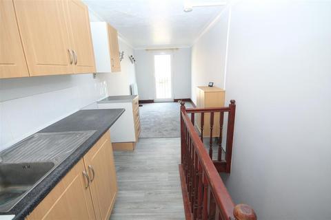 8a Castle Road, Clacton-on-sea, CO15 1JG