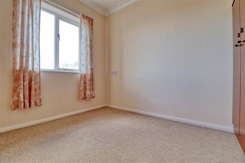 2 bedroom apartment for sale, Clacton on Sea CO15