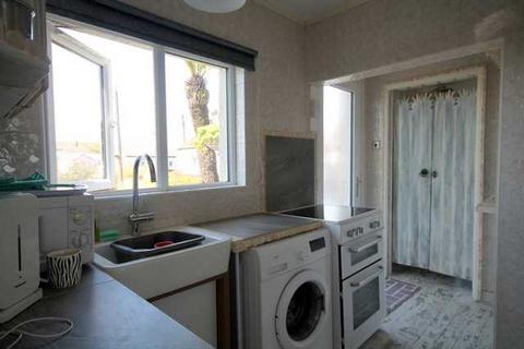 38 Brooklands, Jaywick, Clacton-on-sea, CO15 2JS