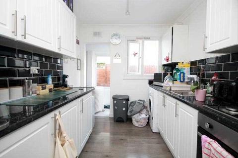 18 Cornflower Road, Jaywick, Clacton-on-sea, CO15 2RZ