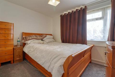68 Broadway, Jaywick, Clacton-on-sea, CO15 2HF