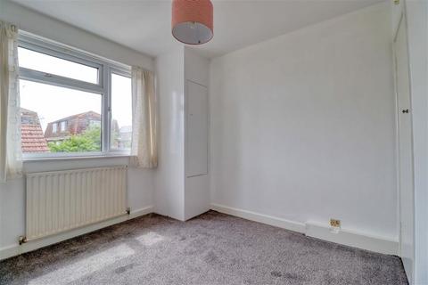 68 Broadway, Jaywick, Clacton-on-sea, CO15 2HF