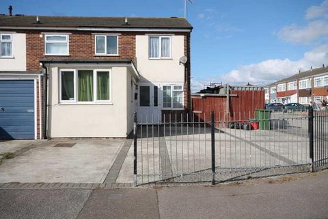 2 Almond Close, Clacton-on-sea, CO15 2BW