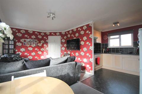 4 Camellia Crescent, Clacton-on-sea, CO16 7ET
