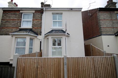 28 Crossfield Road, Clacton-on-sea, CO15 3QT
