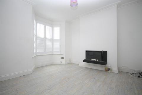 28 Crossfield Road, Clacton-on-sea, CO15 3QT