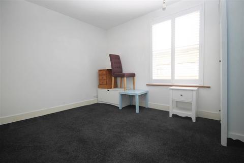 28 Crossfield Road, Clacton-on-sea, CO15 3QT