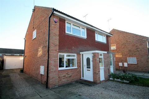 17 Becontree Close, Clacton-on-sea, CO15 4UR