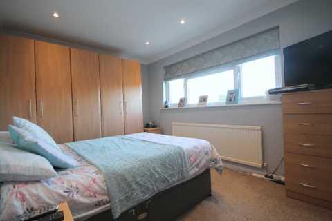 17 Becontree Close, Clacton-on-sea, CO15 4UR