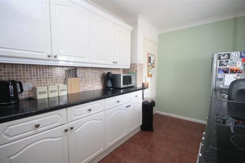 6 Almond Close, Clacton-on-sea, CO15 2BW